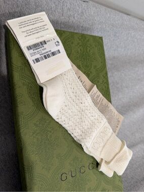 Gucci Baby/Toddler White Logo Open Knit Cotton Ankle Socks Size 2, 3, 4